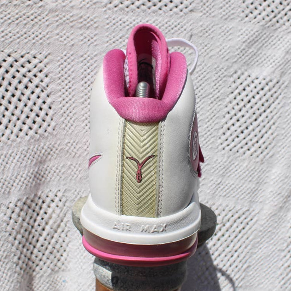 RARE 2010 Nike Zoom Lebron 4 Soldier Think Pink Women's Size 10 8.5M - Picture 7 of 10